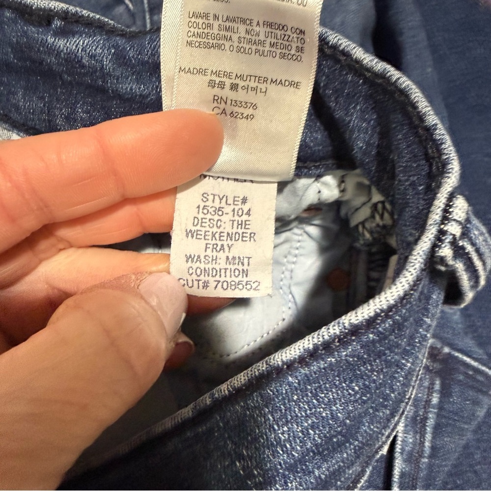 Mother Jeans Weekend Fray Size 23 Mint Condition Wash Frayed Flare Hem 1535-104 - Picture 9 of 9
